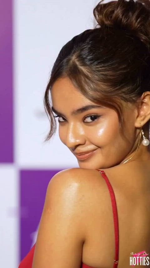 Anushka Sen’s sexy appearance
