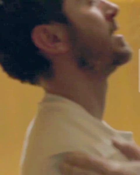 Tato Alexander in a nude scene from Cómo Sobrevivir Soltero #2 (2020)