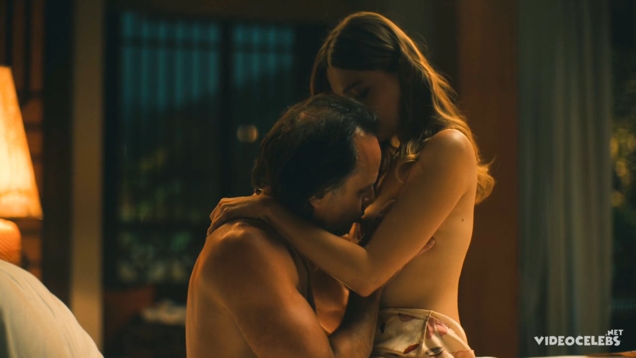 Aimee Lou Wood in a steamy nude scene from The White Lotus Season 3 Episode 2 (2025)