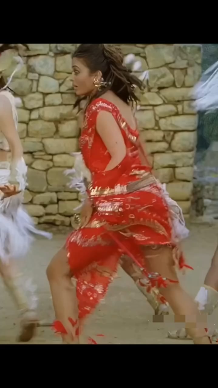 Aishwarya Rai’s Hot and Sexy Looks