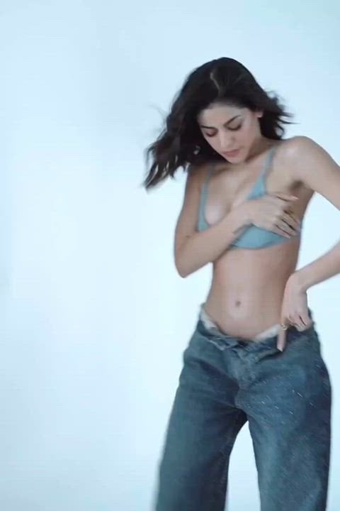 Alaya F shows off her hot looks in this Instagram video.