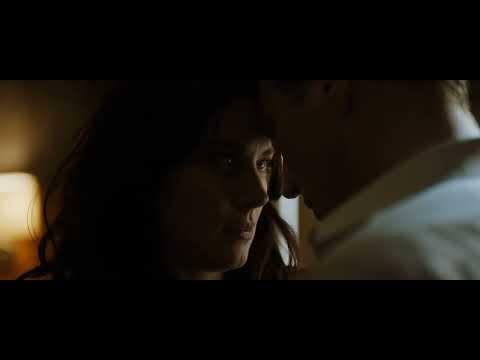 Alexandra Breckenridge’s steamy tongue-kissing nude scene in Zipper 2015