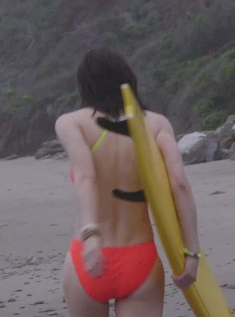 Alexandra Daddario Shows Off Her Hot Ass in Stunning Seductive Clips