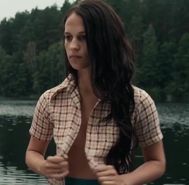 Alicia Vikander Turns Up the Heat in Jaw-Dropping Nude Comparison Video