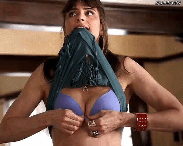 Amanda Peet’s nude scene in Togetherness Season 1 Episode 2 (2015)