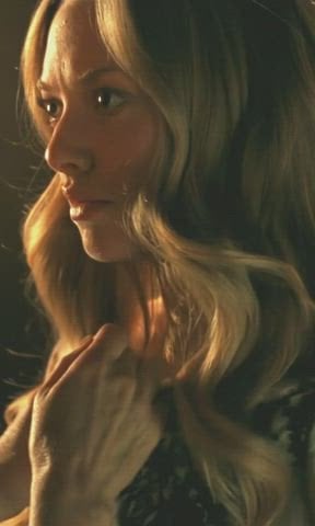 Amanda Seyfried Unveils Sultry Secrets: Hot Looks with Clothes On vs Naked Appeal