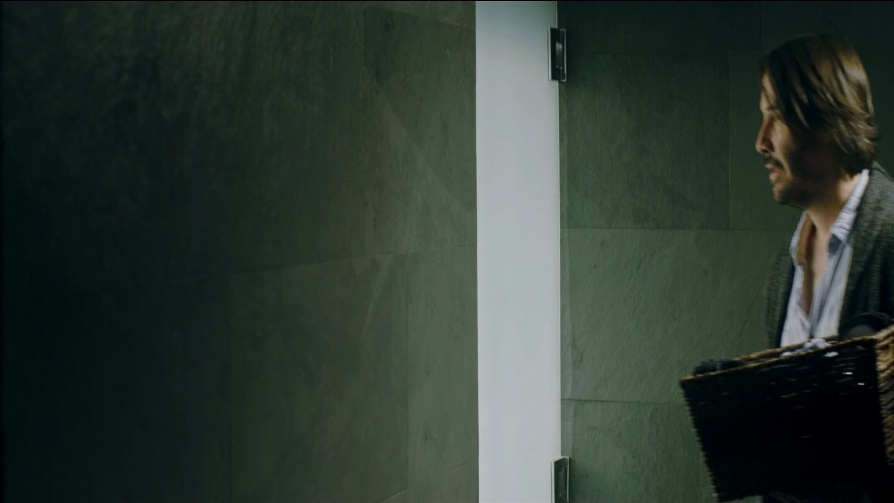 Ana de Armas and Lorenza Izzo in a steamy nude scene!