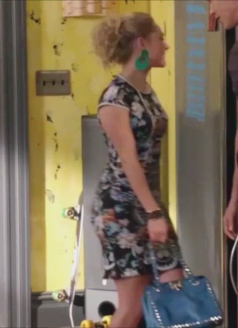 AnnaSophia Robb’s Hot and Sexy Ass Steals the Show