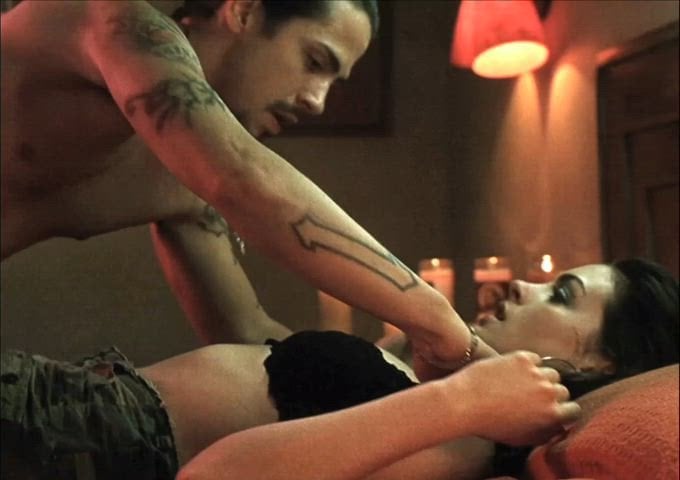 Anne Hathaway’s Steamy Nude Scene in Her Latest Movie