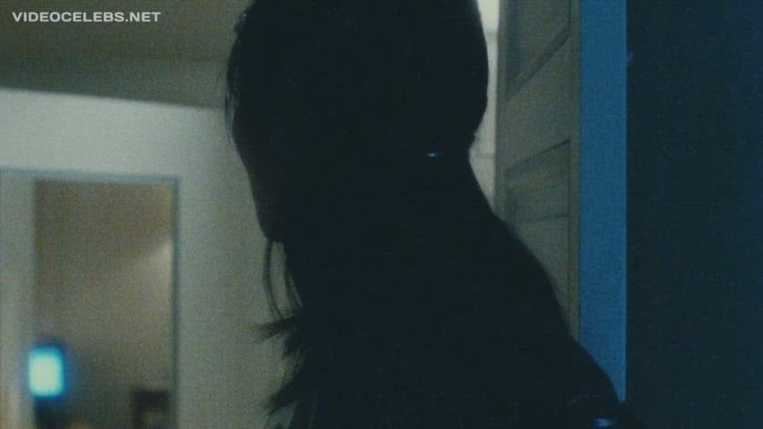 Arsinee Khanjian’s nude scene in Irma Vep (1996)