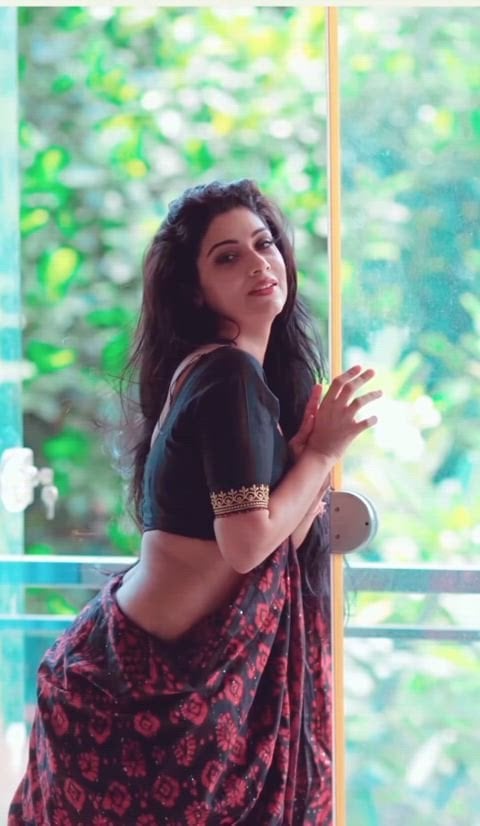 Avantika Mohan sizzles in a hot nude scene.