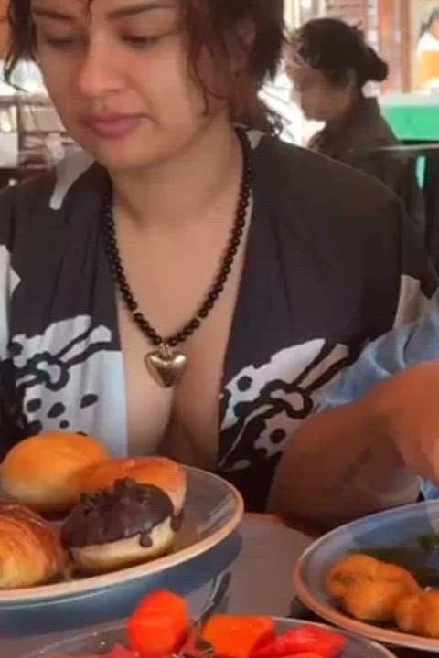 Avneet Kaur shows off her hot look in an Instagram video.