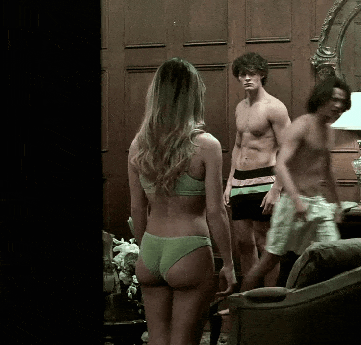 Bella Shepard’s Hot Ass Steals the Spotlight in This Sexy Clip