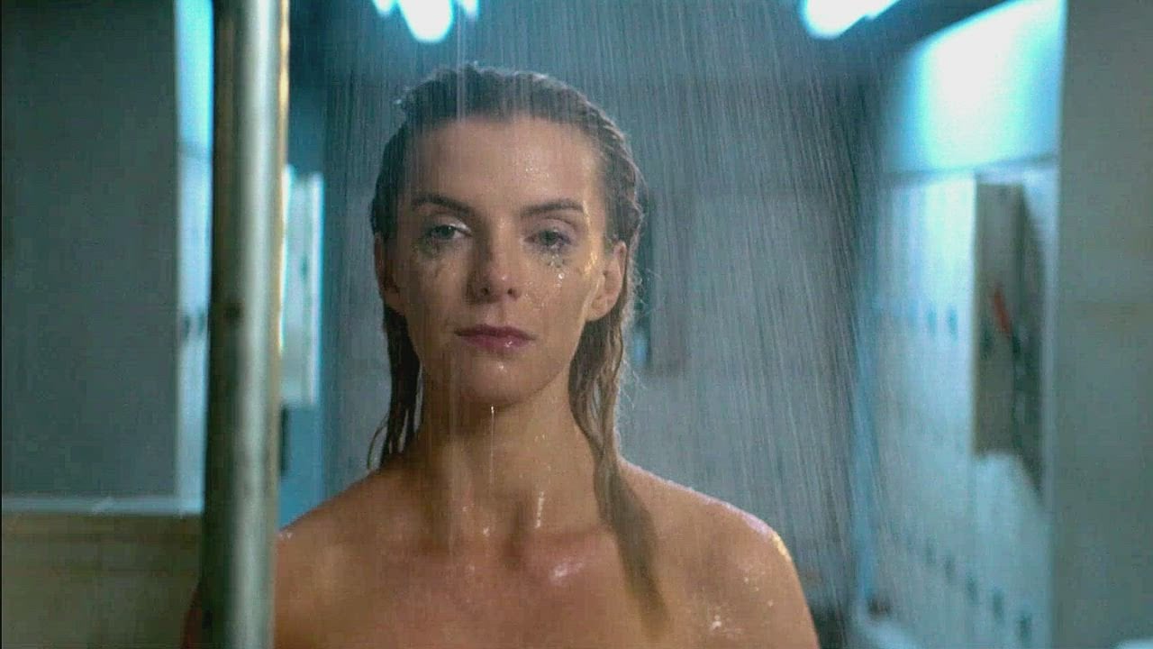 Betty Gilpin’s Sexy Booty Showcase That Will Leave You Breathless