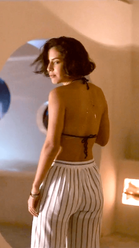 Camila Valero in a nude scene from Cerca de ti (2022)