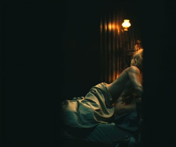 Carrie Coon’s Steamy Nude Scene in The White Lotus Season 3 Episode 7