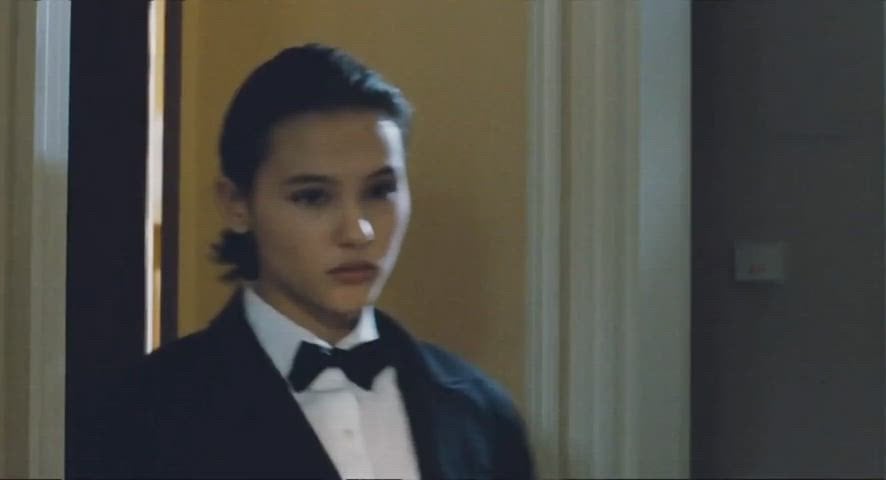Catherine Guittoneau’s daring nude scenes in A Single Girl (1995)