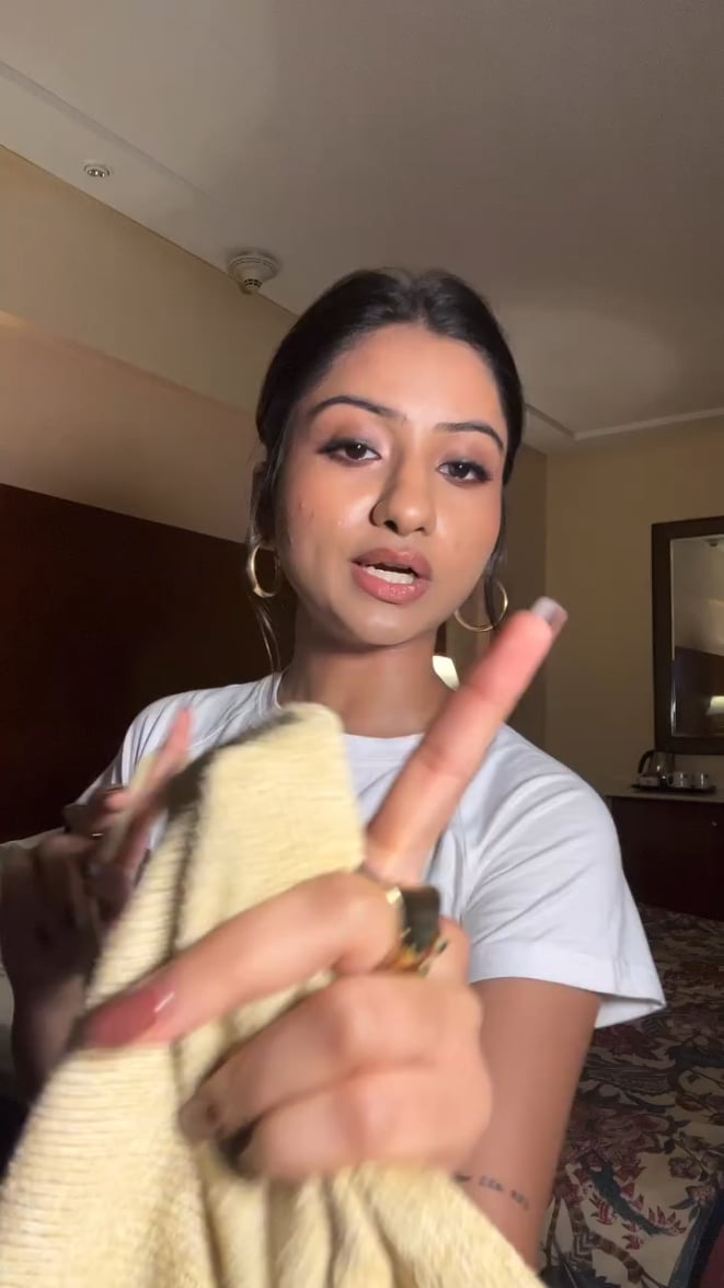 Chandini’s Hot and Sexy Look in Stunning Outfits