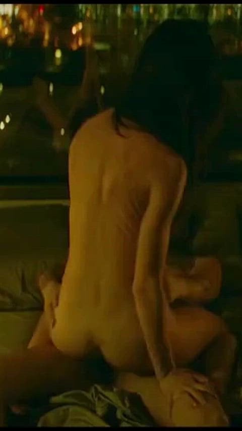 Charlotte Le Bon’s Sexy Ass Steals the Show in The White Lotus S03