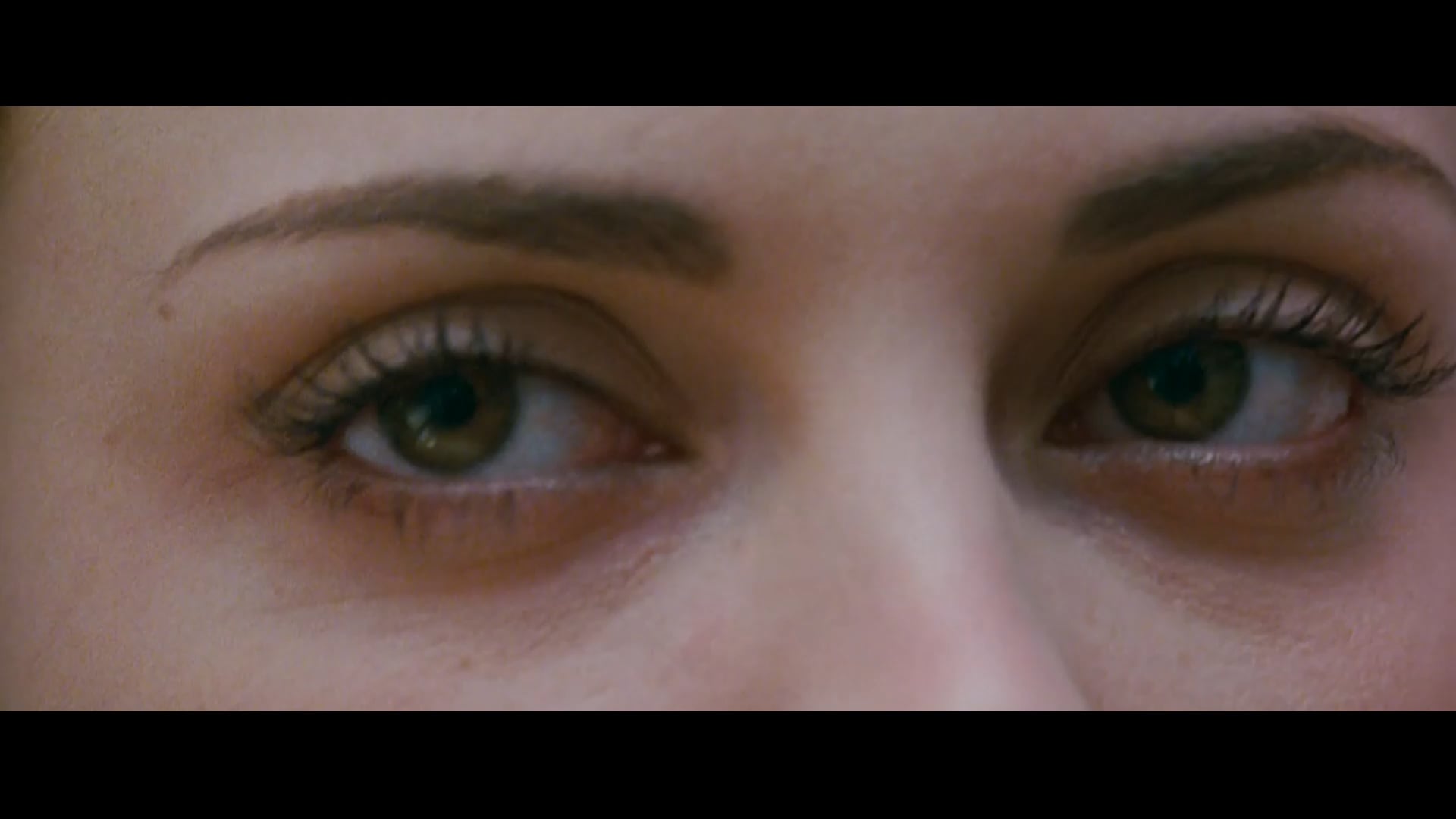 Christina Ricci’s stunning nude scene in After.Life (2009)