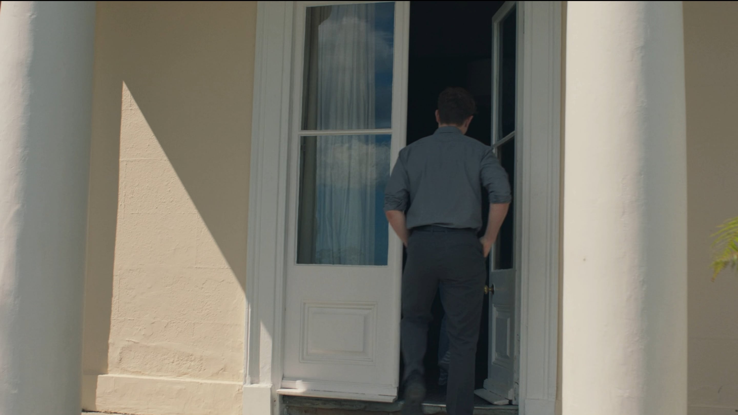 Daisy Edgar-Jones in an enticing nude scene that will leave you breathless.