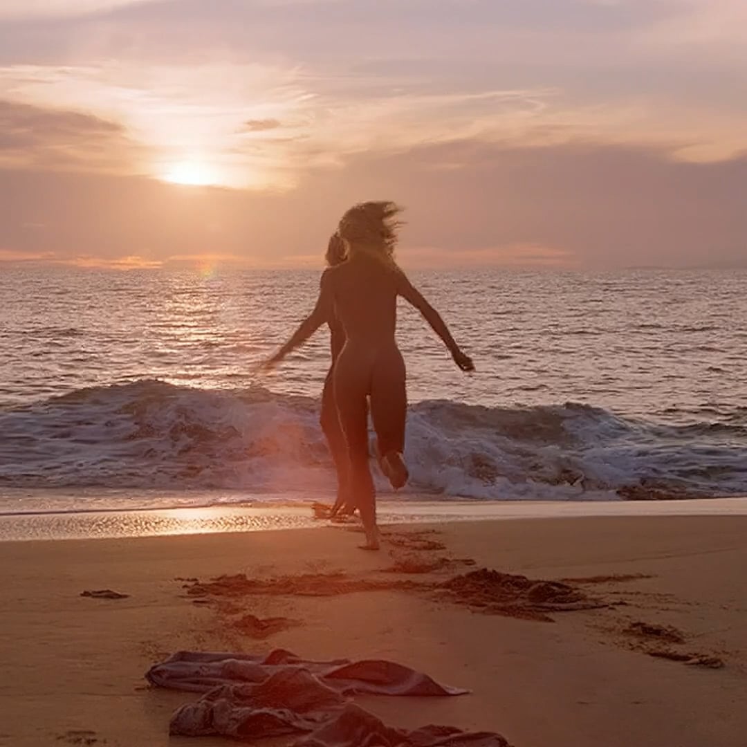 Dona Speir and Hope Marie Carlton Get Hot and Sexy While Skinny Dipping in ‘Savage Beach’