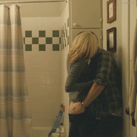 Elizabeth Banks Shows Off Her Sexy Ass in Stunning Reveal