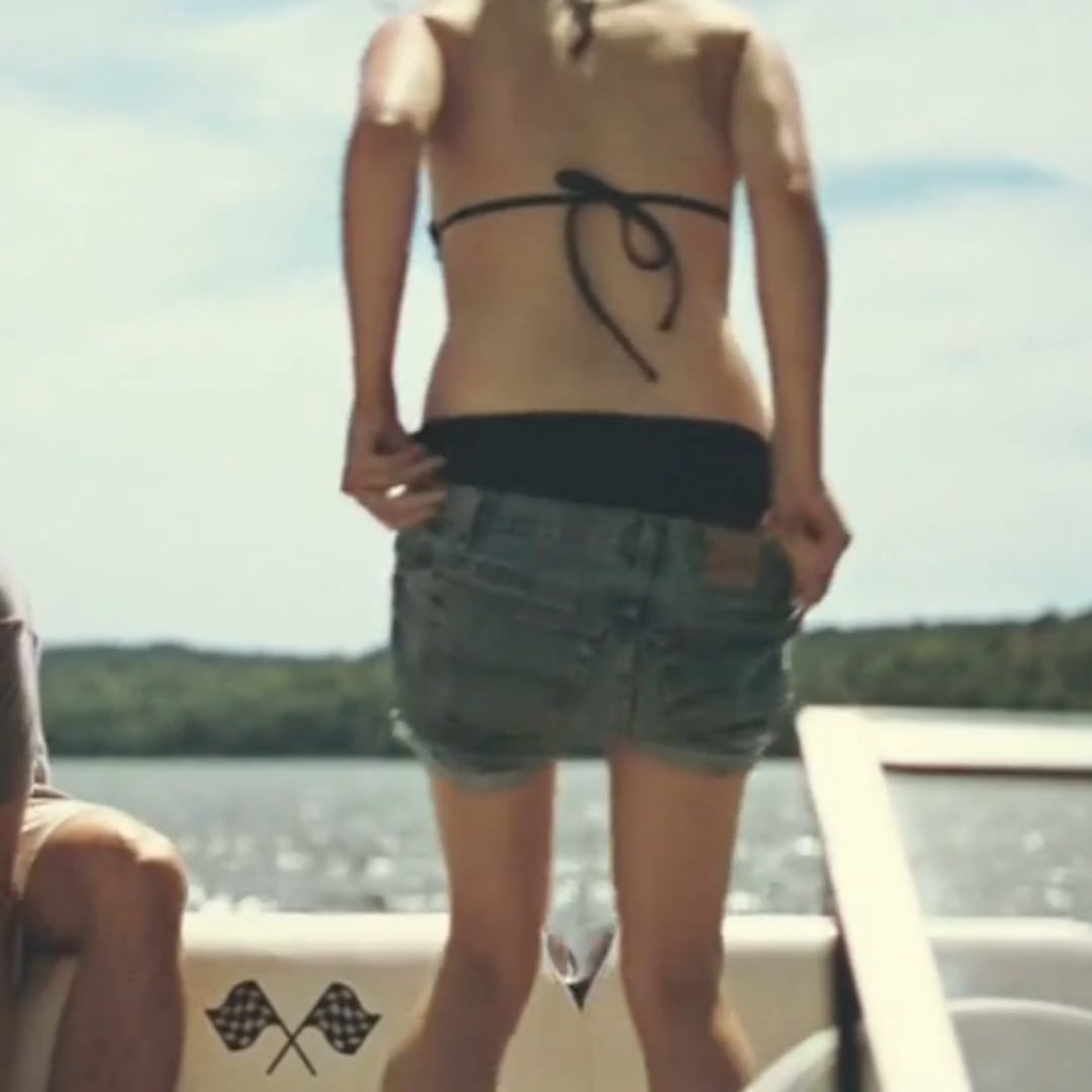 Elizabeth Olsen’s Sexy Ass Steals the Spotlight