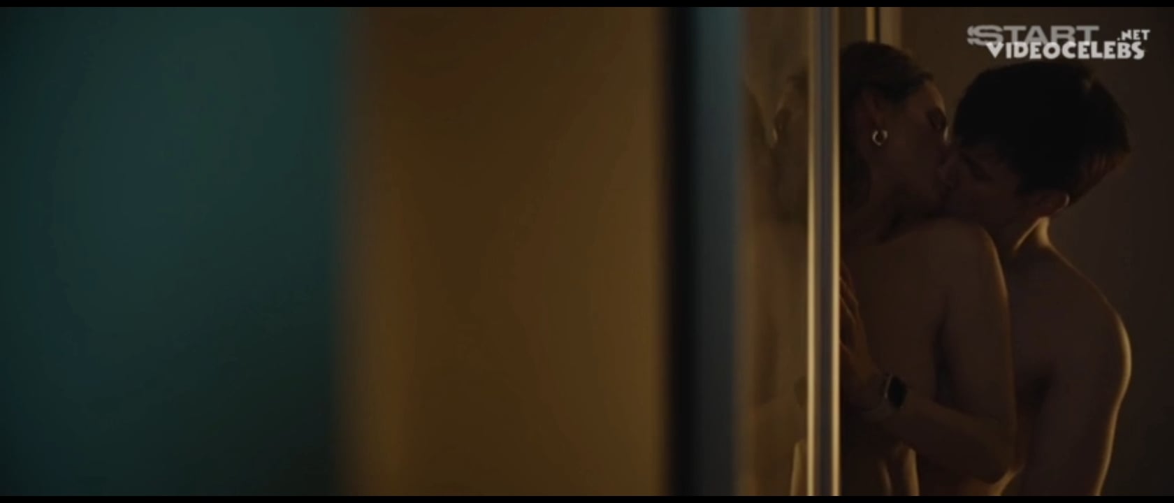 Elizaveta Boyarskaya’s nude scene in Opasnaya Blizost s01e04 (2025)