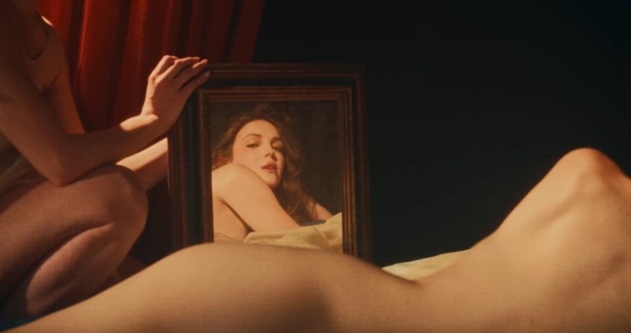 Ella Hunt’s Sexy Moves Showcase Her Incredible Ass in “Subway Trash” Music Video