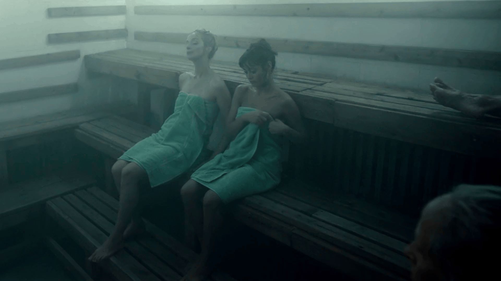 Ella Purnell’s nude scene in ‘Sweetbitter’ Season 2 Episode 1 (2019)