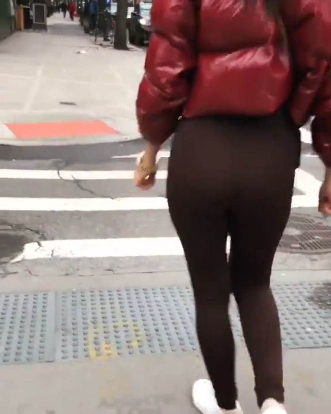 Emily Ratajkowski’s Hot Ass Showcases Ultimate Seduction