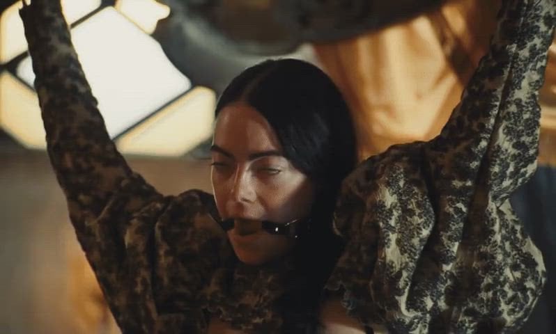 Emma Stone’s bold and provocative nude scene in Poor Things