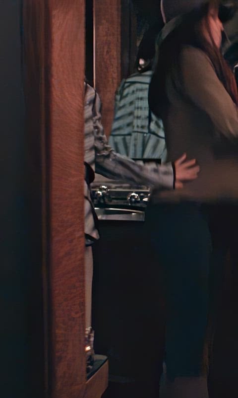 Emma Watson’s Sexy Ass Moment in The Bling Ring (2013)