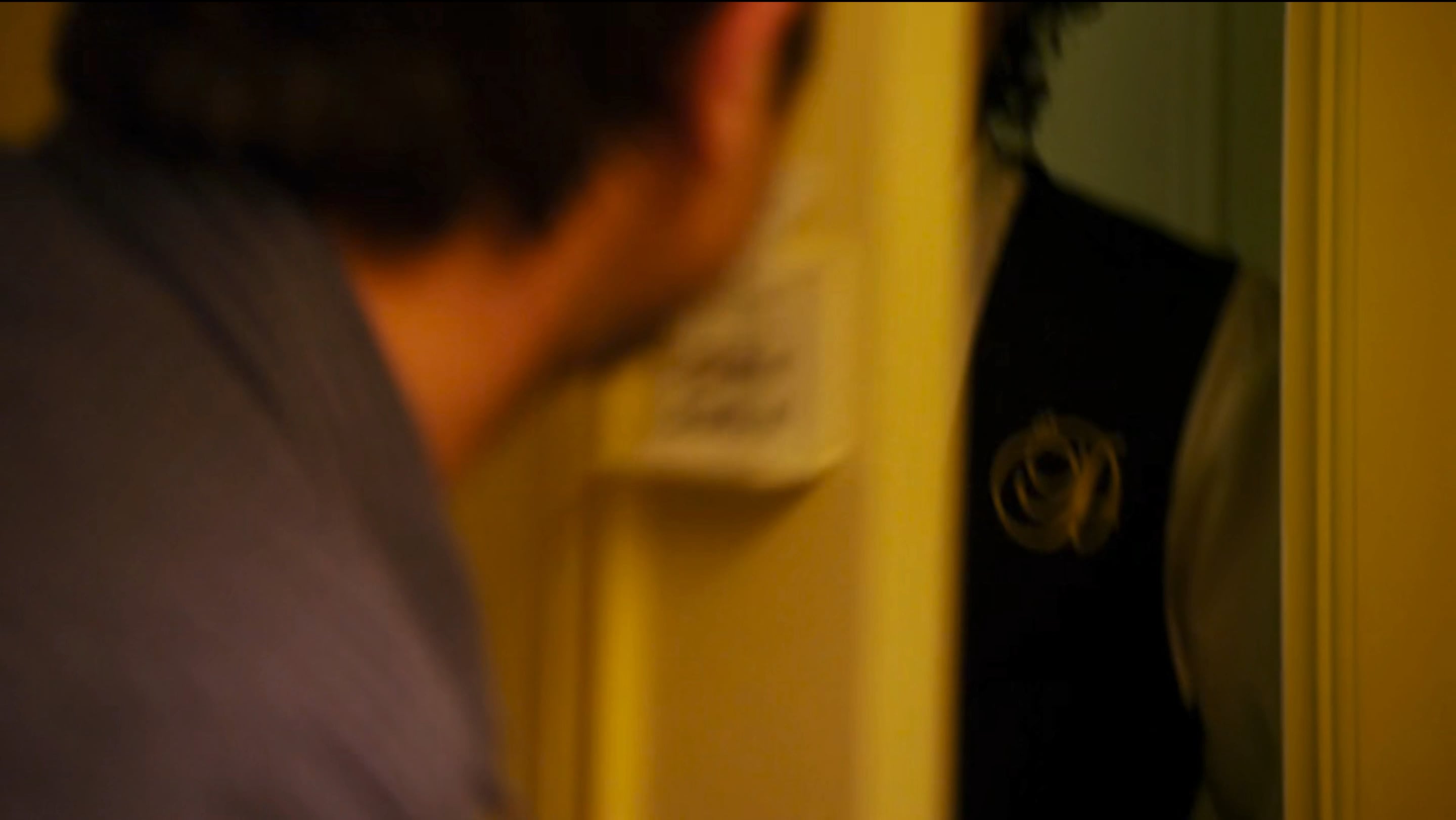 Emmy Rossum’s seductive nude scene in the spotlight