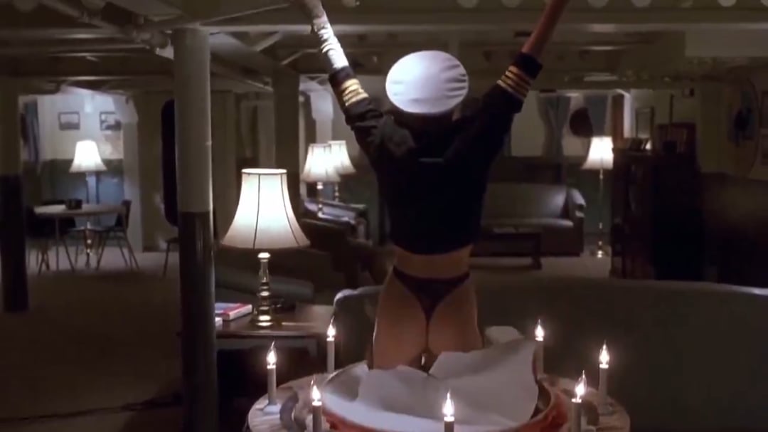 Erika Eleniak’s steamy nude scene in Under Siege