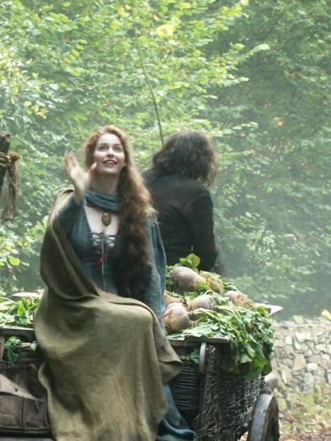 Esmé Bianco from The Game of Thrones Nude Pussy Reveal Video