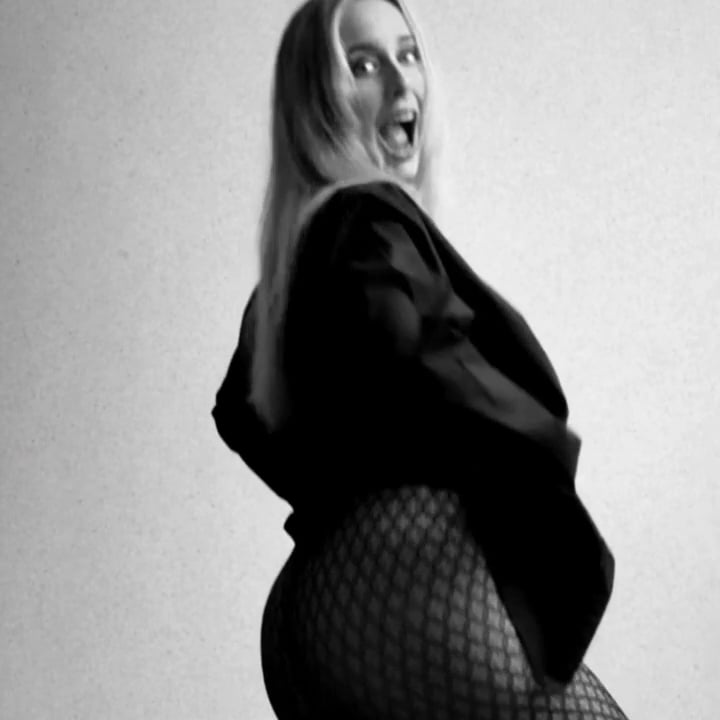Greta Ray’s Hot Butt Steals the Show in Sultry Moment