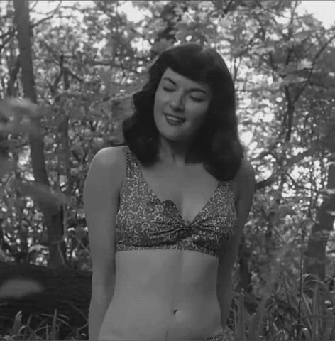 Gretchen Mol Reveals Her Hot Side in a Sexy Nude Transformation Video