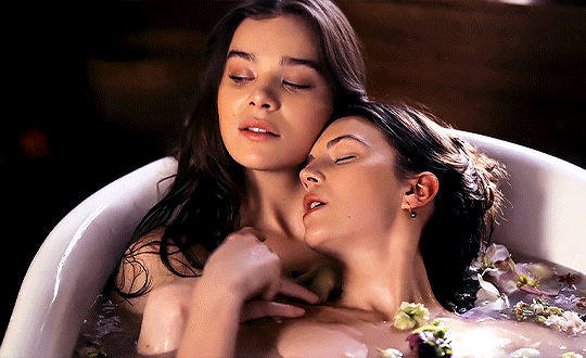 Hailee Steinfeld Gone Wild: Unleashing Her Sexy Side in Dickinson