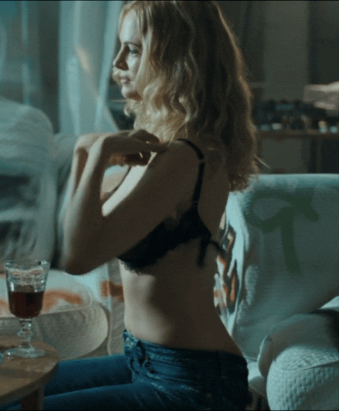 Heather Graham’s Nude Scene in Boogie Woogie (2009)