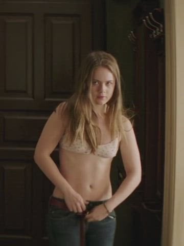 Hera Hilmer’s Tempting Transformation from Fully Clothed to Nude and Strikingly Sexy