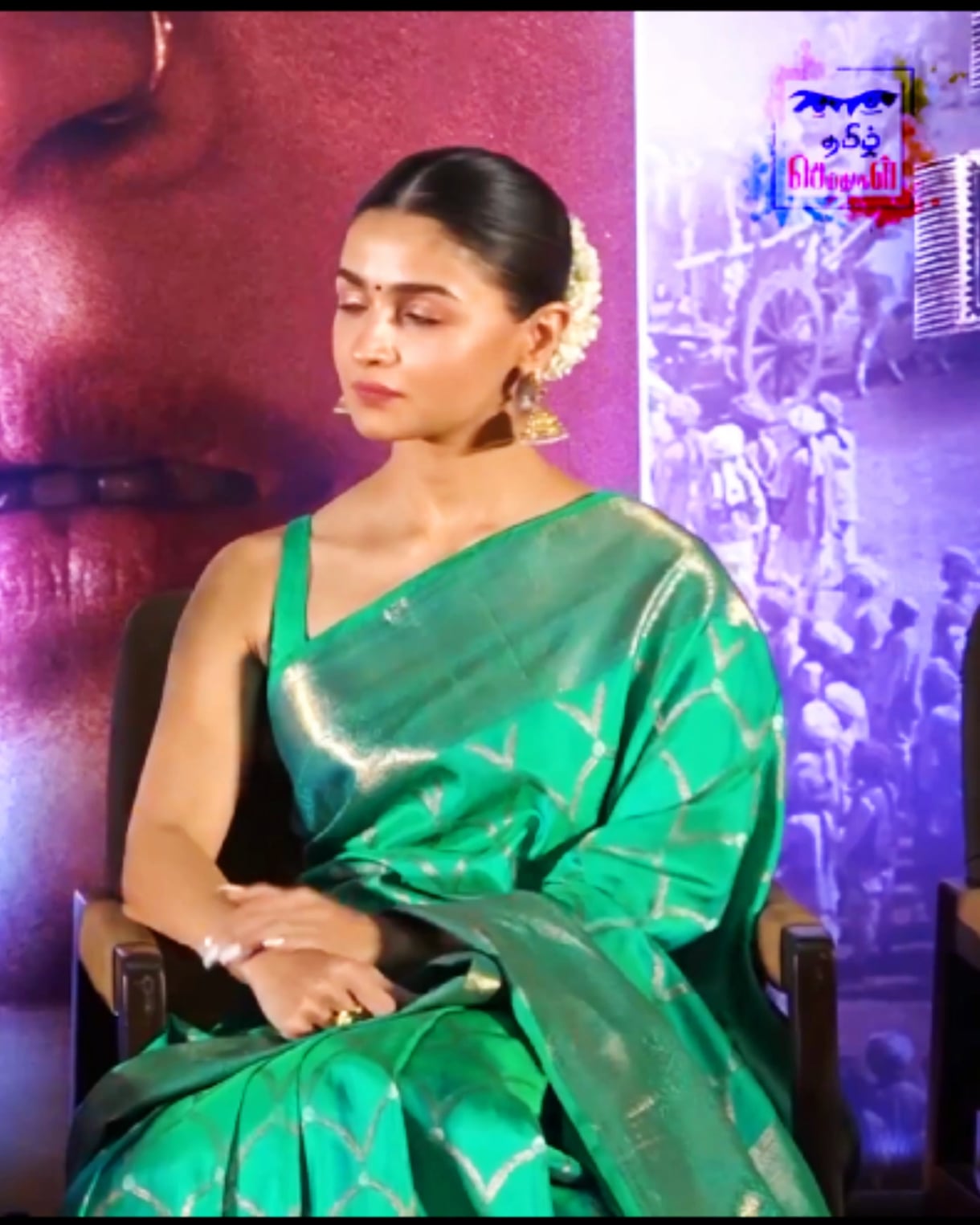 Hot and Sexy Alia Bhatt Shows Off Her Stunning Looks