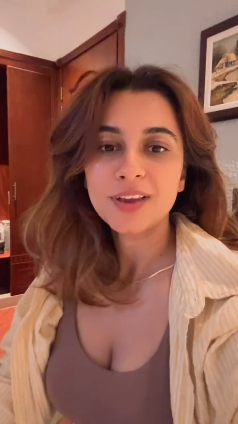 Hot and Sexy Kanupriya Gupta Shows Off Her Curves