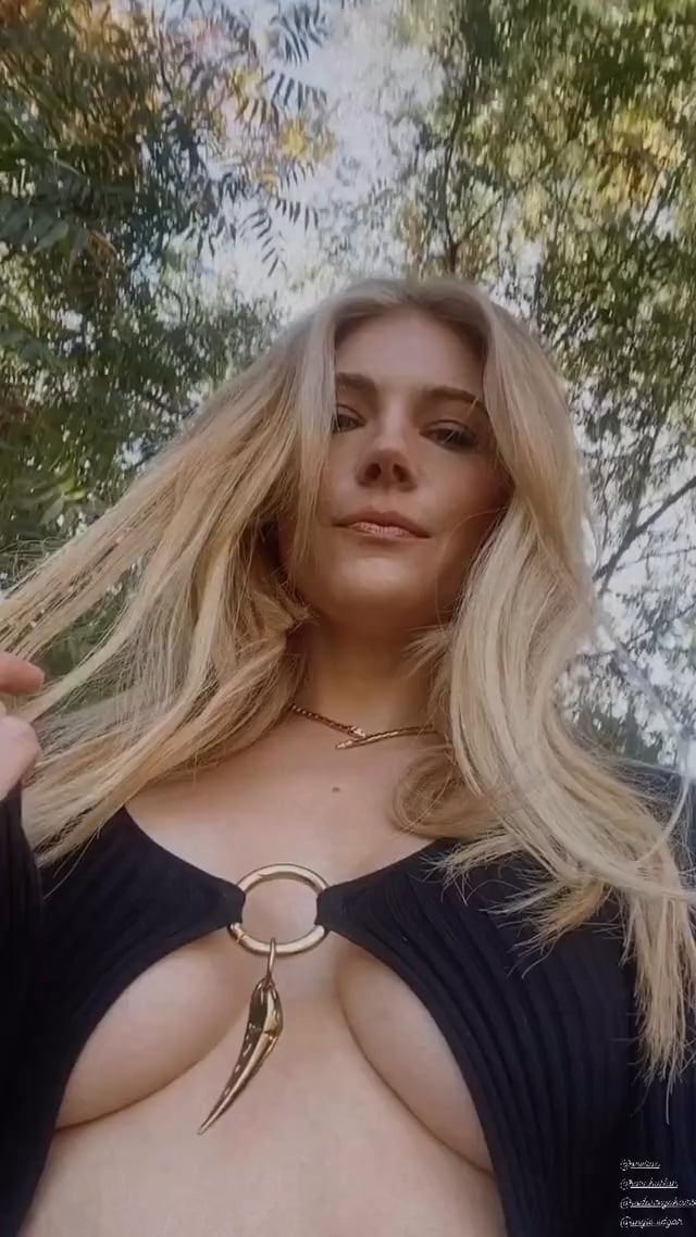 Hot and Sexy Katheryn Winnick Shows Off Her Stunning Looks