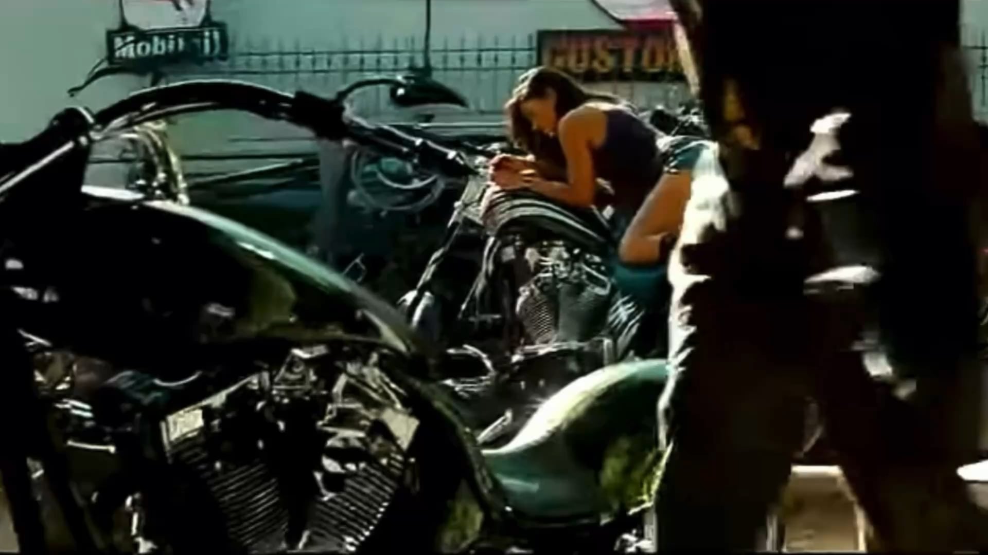 Hot and Sexy Megan Fox Shows Off Her Curves