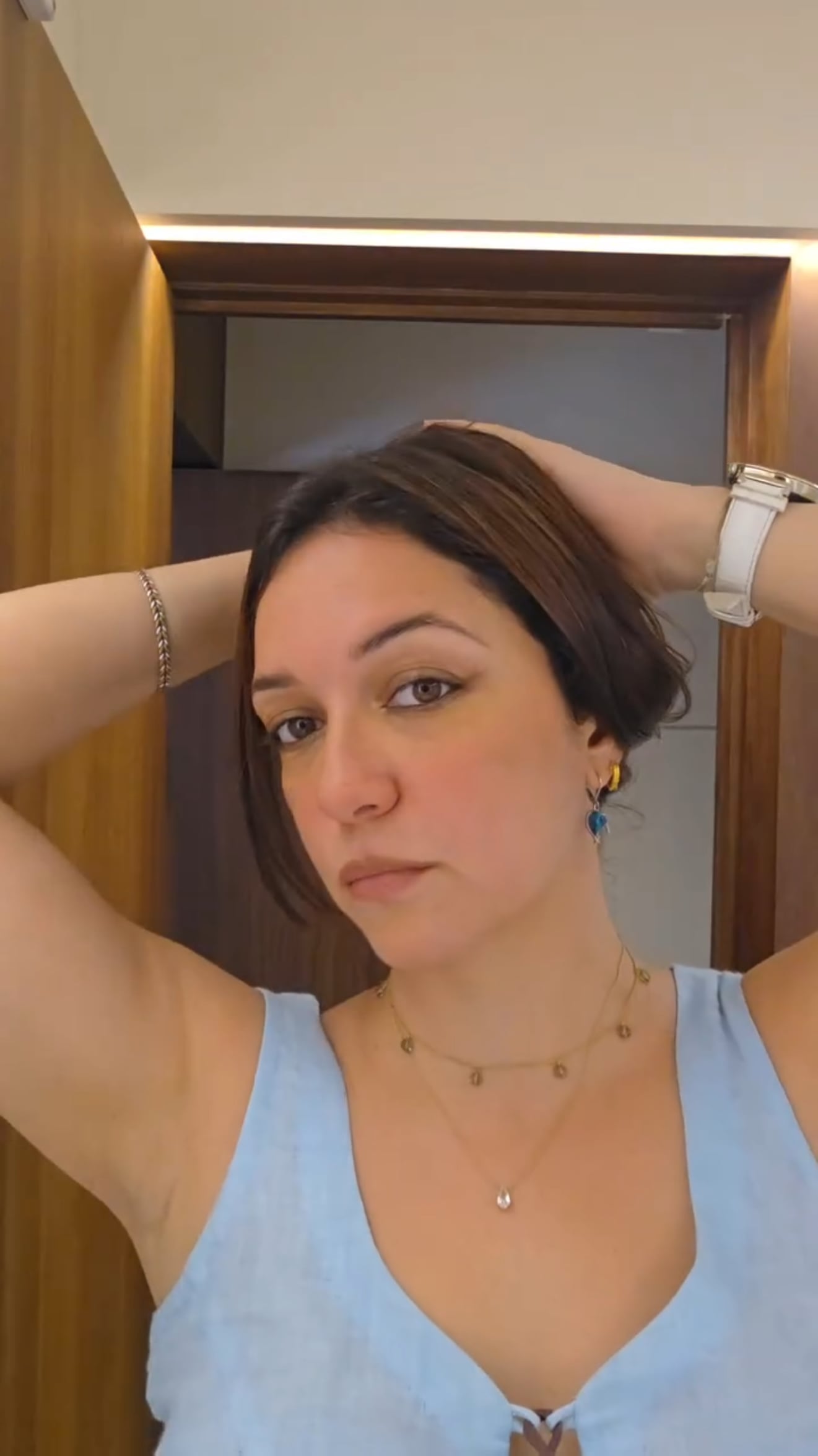 Hot and Sexy Nauheed Cyrusi Shows Off Her Stunning Cleavage
