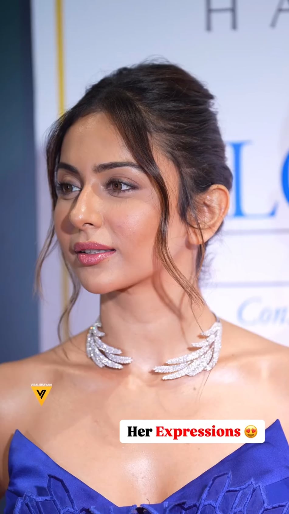 Hot and Sexy Rakul Showing Off Her Curves