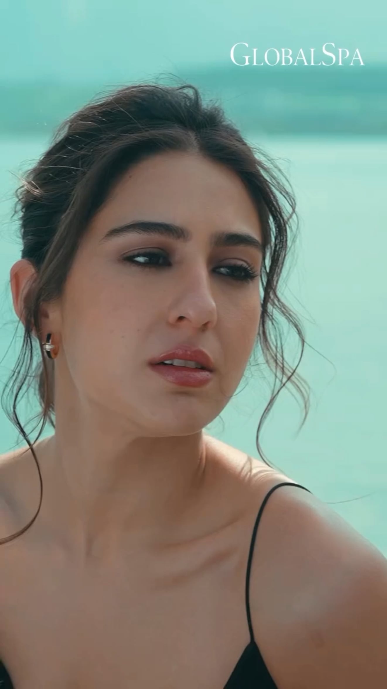 Hot and Sexy Sara Ali Khan Shows Off Her Stunning Curves