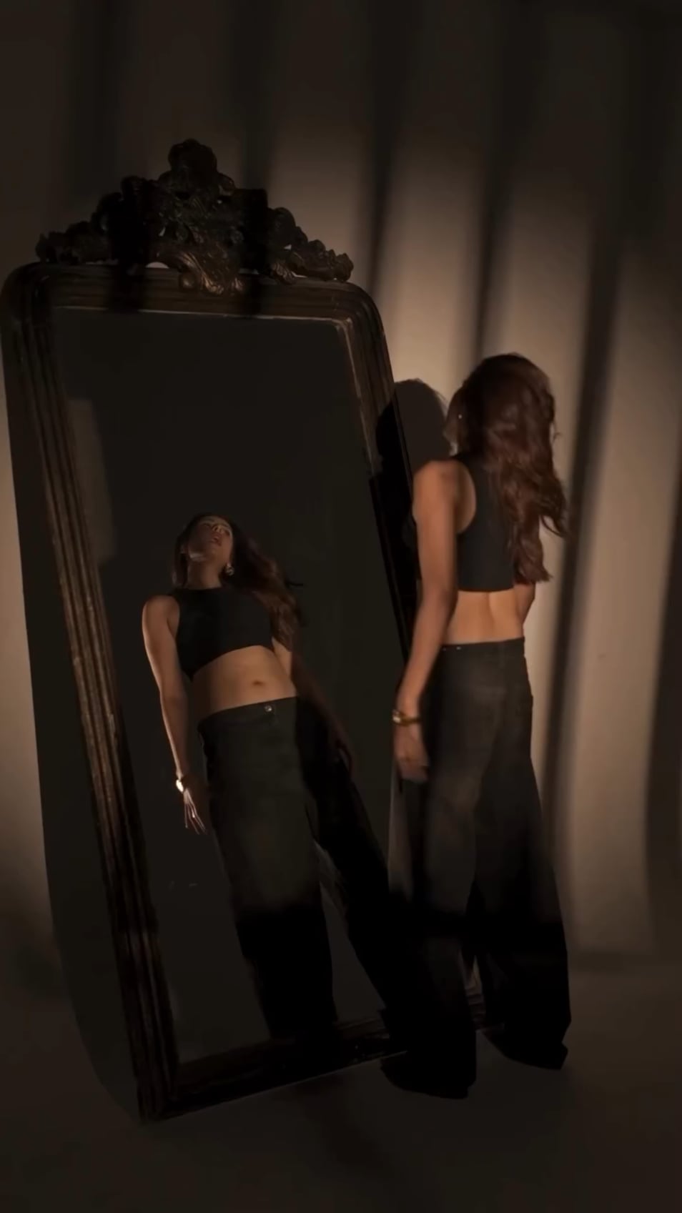 Hot and Sexy Sargun Mehta Shows Off Her Bodacious Curves